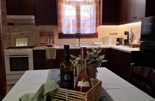 Epano Vathia House | Kyriaki's Traditional House