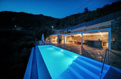 Melinta House | La Bella Villa - Clifftop Infinity Pool & Sunsets