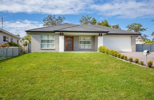 Sanctuary Point House | La Belle Vie 1 Min Walk to Basin Walking Track