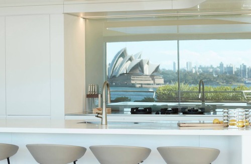 McMahons Point Apartment | La Corniche, what a stunning harbour view