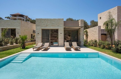 Makrys Tichos Villa | La Divina Villa (Eftihia)