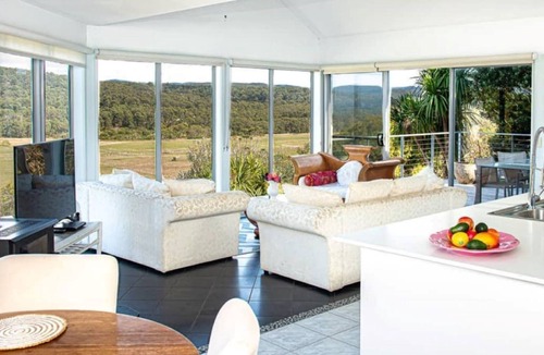 Aireys Inlet House | La Dolce Vita - Ocean Views & Valley Views