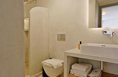 Naousa Hotel | La Maltese Central