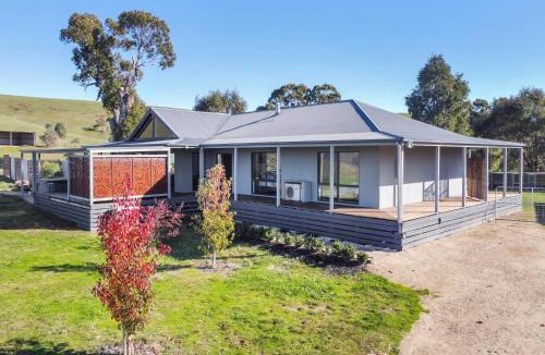 Mansfield House | Lake Breeze