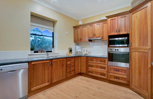 Walker Flat Cottage | Lake Bywater Cottage