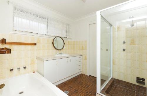 Forster House | Lake House on Elouera