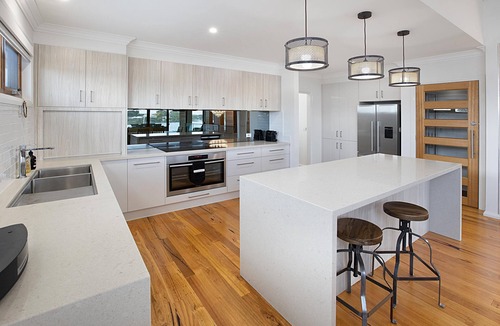 Paynesville House | Lake King Lakehouse: Enjoy your evenings, overlooking the McMillan Strait