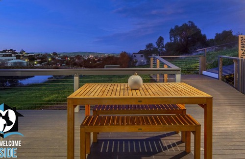 Encounter Bay House | Lake & Reserve Front Bird Haven - 3BR