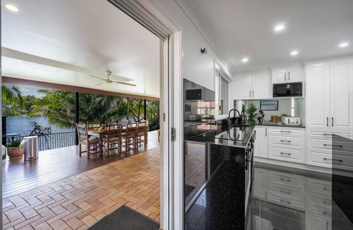 Yamba House | Lake Side Bliss LJ Hooker