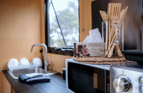 Baw Baw House | Lake View Farmstay by Tiny Away