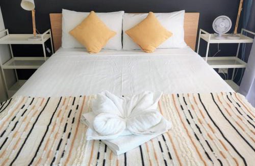 Belconnen Apartment | Lake Views Balcony in Spacious 1 Bed Unit - Hosted by CanStay