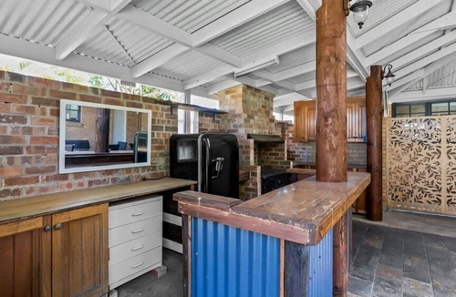Oak Flats House | Lakeside Family Oasis Oak Flats
