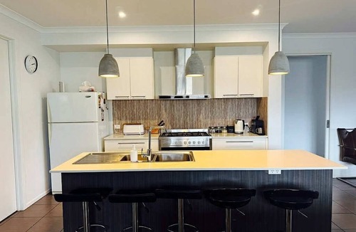 Nagambie House | Lakeside Nagambie: 4 BR, 2 BA House in nagambie, Sleeps 8
