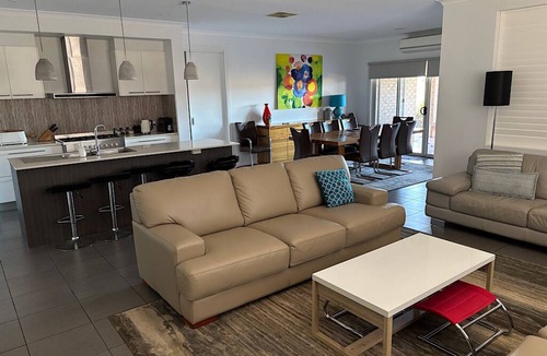 Nagambie House | Lakeside Nagambie: 4 BR, 2 BA House in nagambie, Sleeps 8