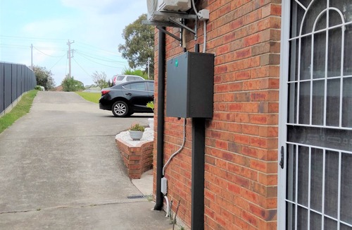 Wangi Wangi House | Lakeside self-contained room with private entry - 1 min from Wangi jetty