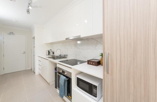 Rockingham Apartment | Lakeview Suite 17