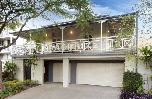 Kangaroo Point House | Lambert House Lower Level - Close to the Gabba, City and Valley. Two queen beds