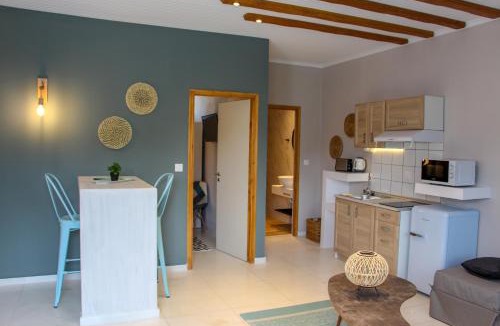 Thasos Town Hotel | Lamprini's Deluxe Studios