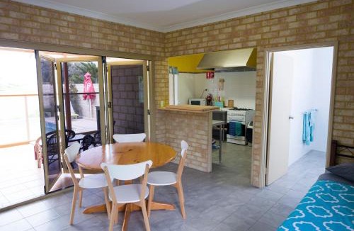 Lancelin Hostel | Lancelin Lodge