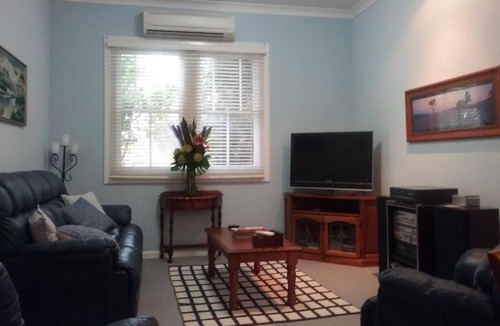 Coonabarabran House | Langley Cottage B & B