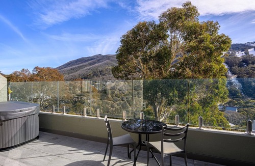 Thredbo Apartment | Lantern 10-Deluxe nestled in the Snowy Mountains.