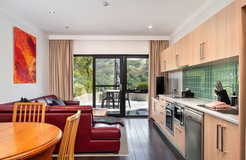 Thredbo Apartment | Lantern 13- Deluxe Apartment nestled in the Snowy Mountains.