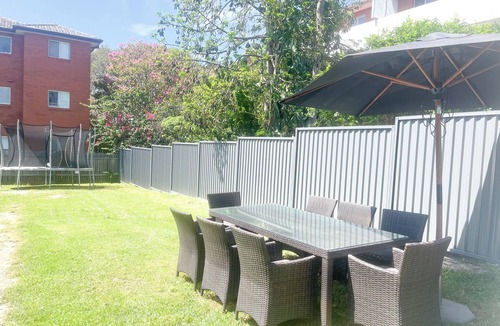 Freshwater House | Large 4 bdrm Freshwater House. WALK TO BEACH. Pet friendly. HUGE YARD