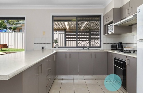 Shortland House | Large Comfortable Birmingham Gardens Family Home