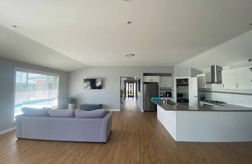 Kelso House | Large Family Home With Whole Town Views
