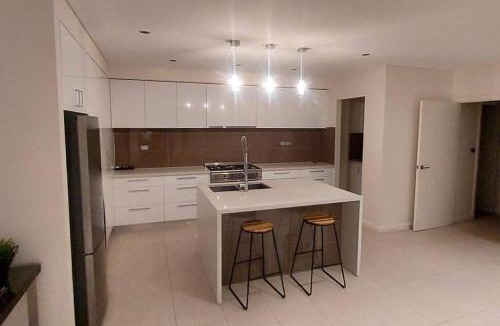 Kingston House | Large Home @Kingston Foreshore