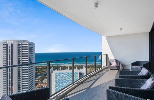 Broadbeach Apartment | Large Ocean Views 4BR Sub-Penthouse - Sierra Grand - CoastHM