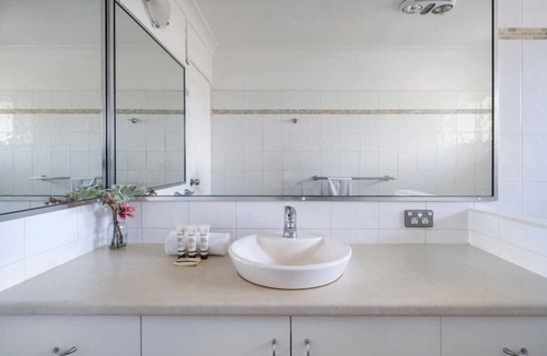 Dee Why Apartment | Large Private North Facing Terrace & BBQ