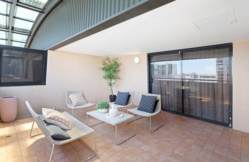 East Perth Apartment | Large rooftop apartment, fully equipped, Perth CBD