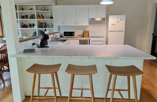 Burrawang Cottage | Lark Cottage - relaxing retreat