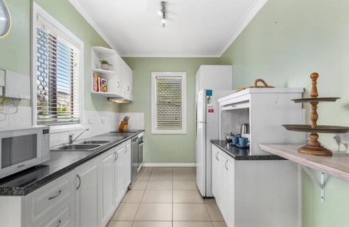 Sawtell House | Laura's Beach Cottage