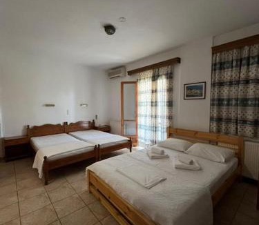 Skiathos Town House | LAURA Skiathos