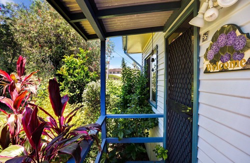 Black Head House | Lazy Dayz allows you to relax while enjoying the sunshine and the salty air.