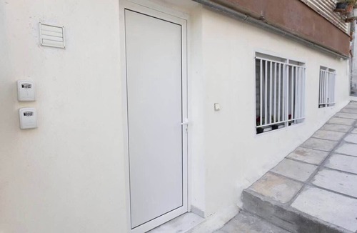 Neapoli-Sykies Apartment | Le Alex, Bright & Modern Escape near CityCenter