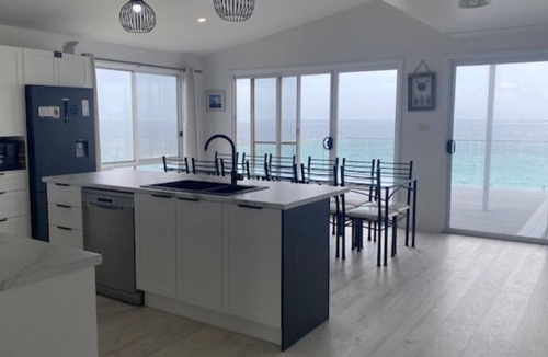 Culburra Beach House | Le Vista – captivating family retreat with breath taking water views