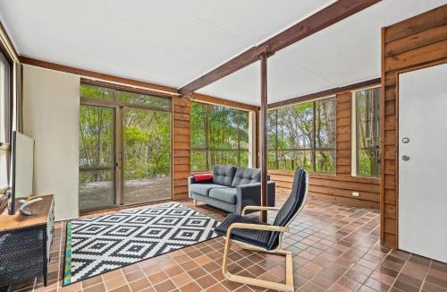 Macmasters Beach House | Leafy Family House Close to Beach and Surf Club
