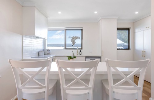 Shenton Park Apartment | Leafy green over King's park