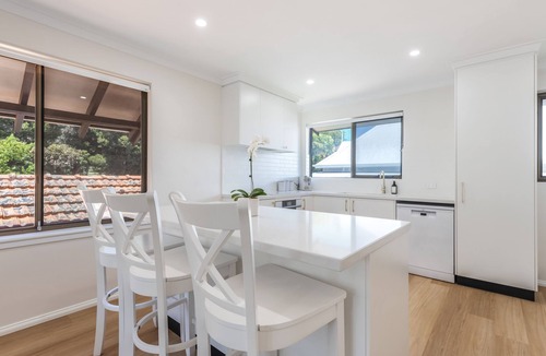 Shenton Park Apartment | Leafy green over King's park