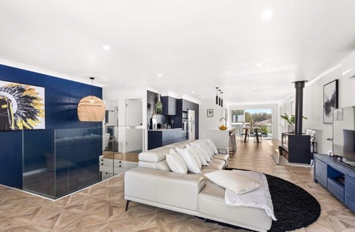 Harrington House | Leave the big smoke behind & head up the coast for relaxed, warm, beach-side