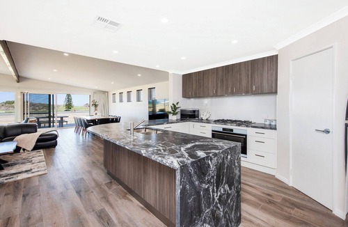 Ledge Point House | Ledge Views - Luxurious Coastal Home