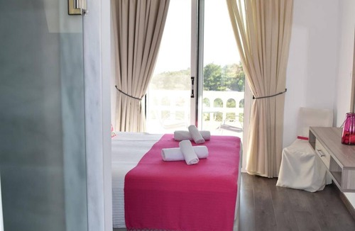 Lefkos Hotel | Lefkorama