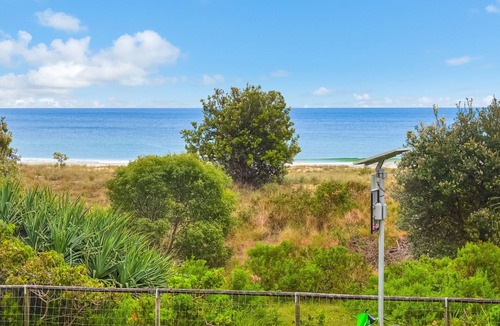 Bilinga Apartment | Legacy 3 - Bilinga/North Kirra Beachfront - Min. 3 Night Stays!