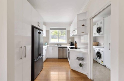 Myrtleford House | Lemon & Myrtle Cottage - Stunning and Cosy Accommodation