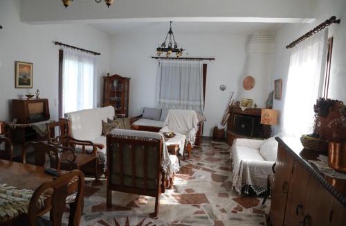 Troizinia House | Lemon tree house