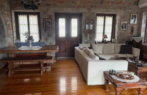 Sampatiki Villa | Leonidio Stone House