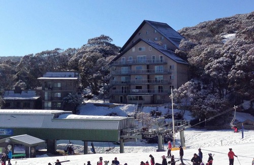 Falls Creek Apartment | Les Chalets 1 - Snowball throw to Halley's Comet chairlift